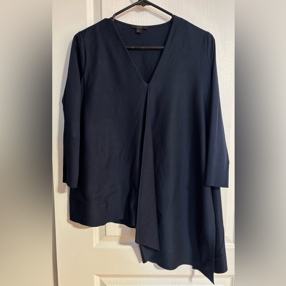 COS Asymmetrical Raw Hem Lagenlook V Neck Cotton Navy Blue Top Size Small - Picture 4 of 10